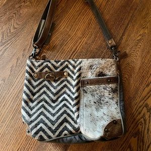 New Myra Shoulder Bag